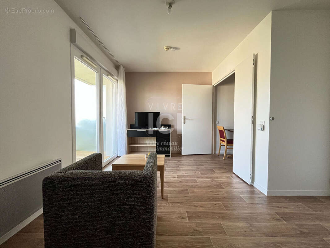 Appartement à AVRILLE