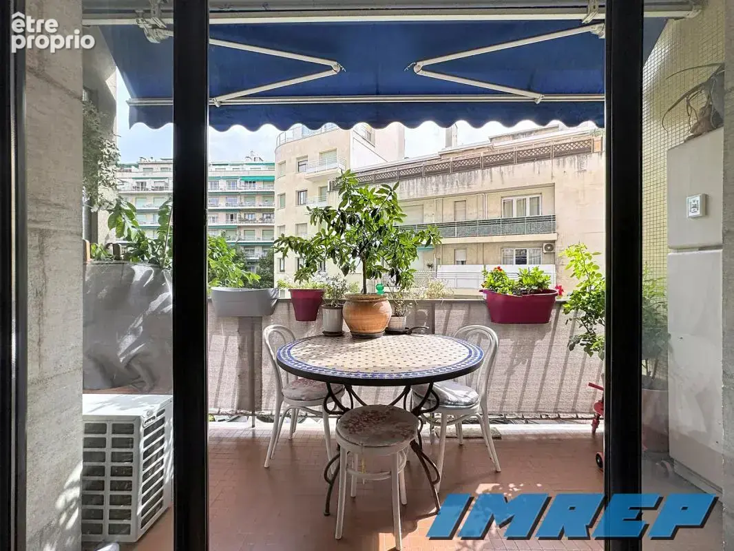 Appartement 68 m² à Marseille-8e  - photo 2