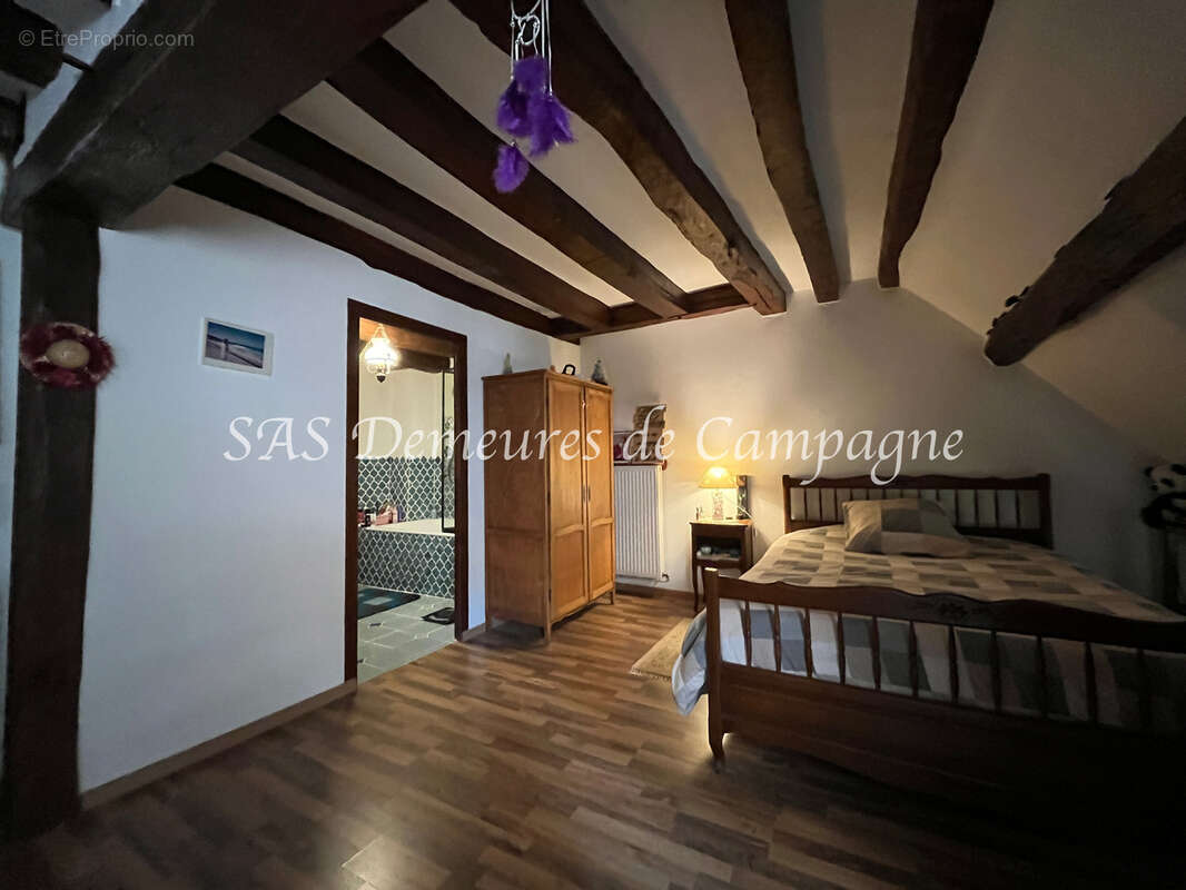 Maison à SURY-EN-VAUX