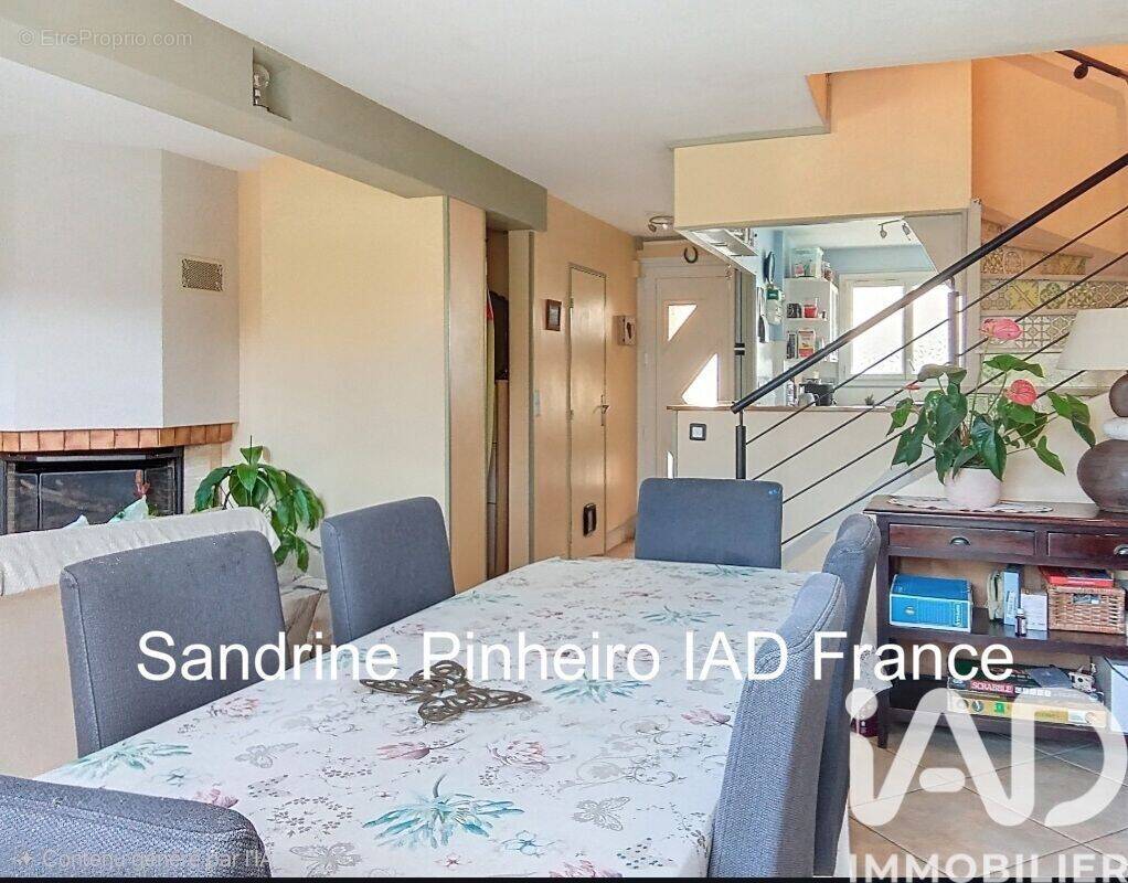 Photo 1 - Maison à BURES-SUR-YVETTE