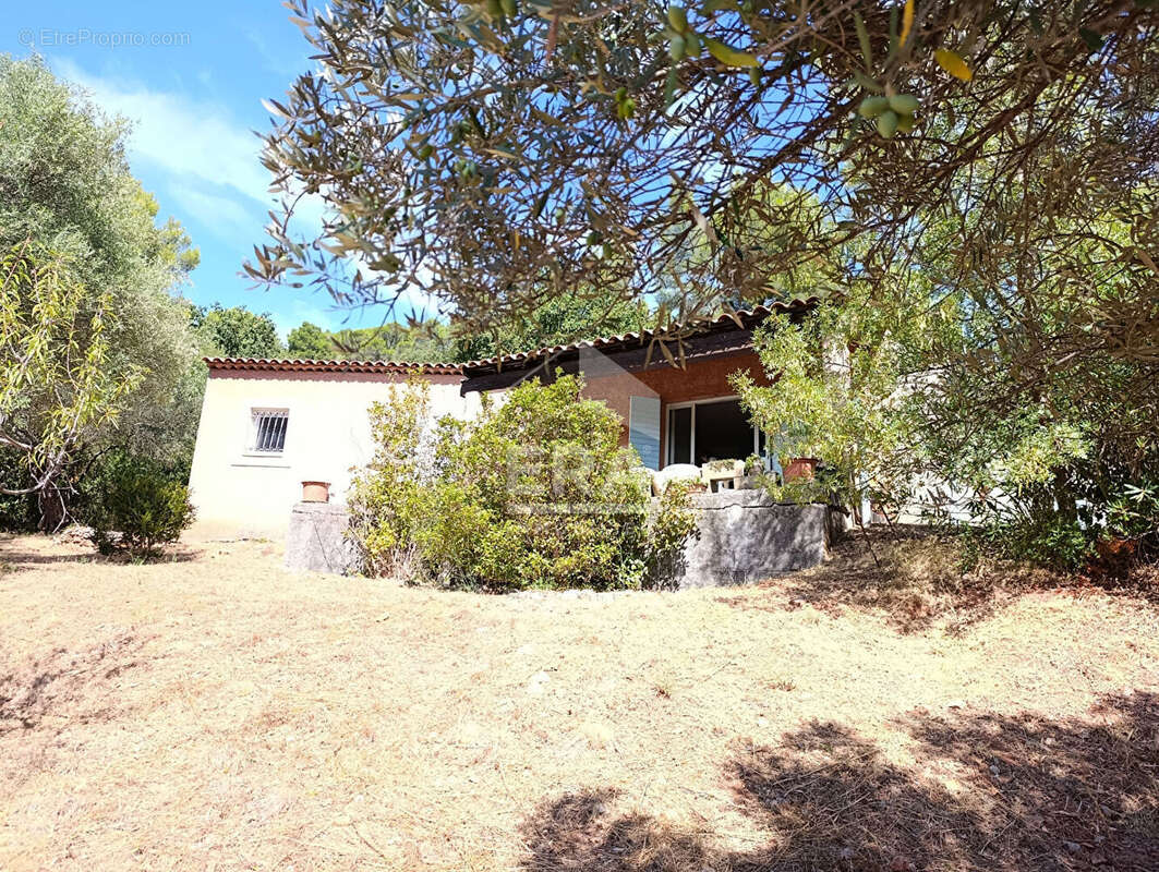 Maison à LE CANNET-DES-MAURES