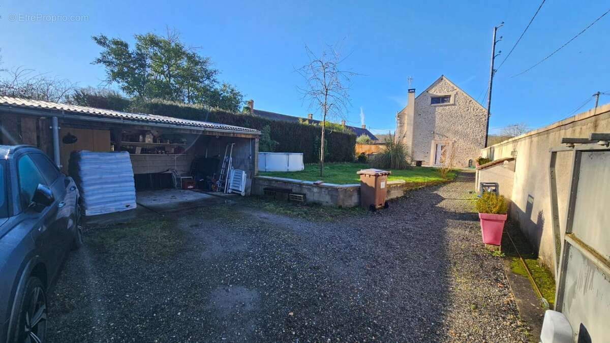 Maison à HOUDAN