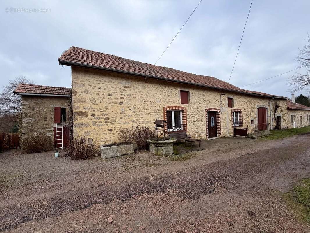 Maison à DUN-LES-PLACES