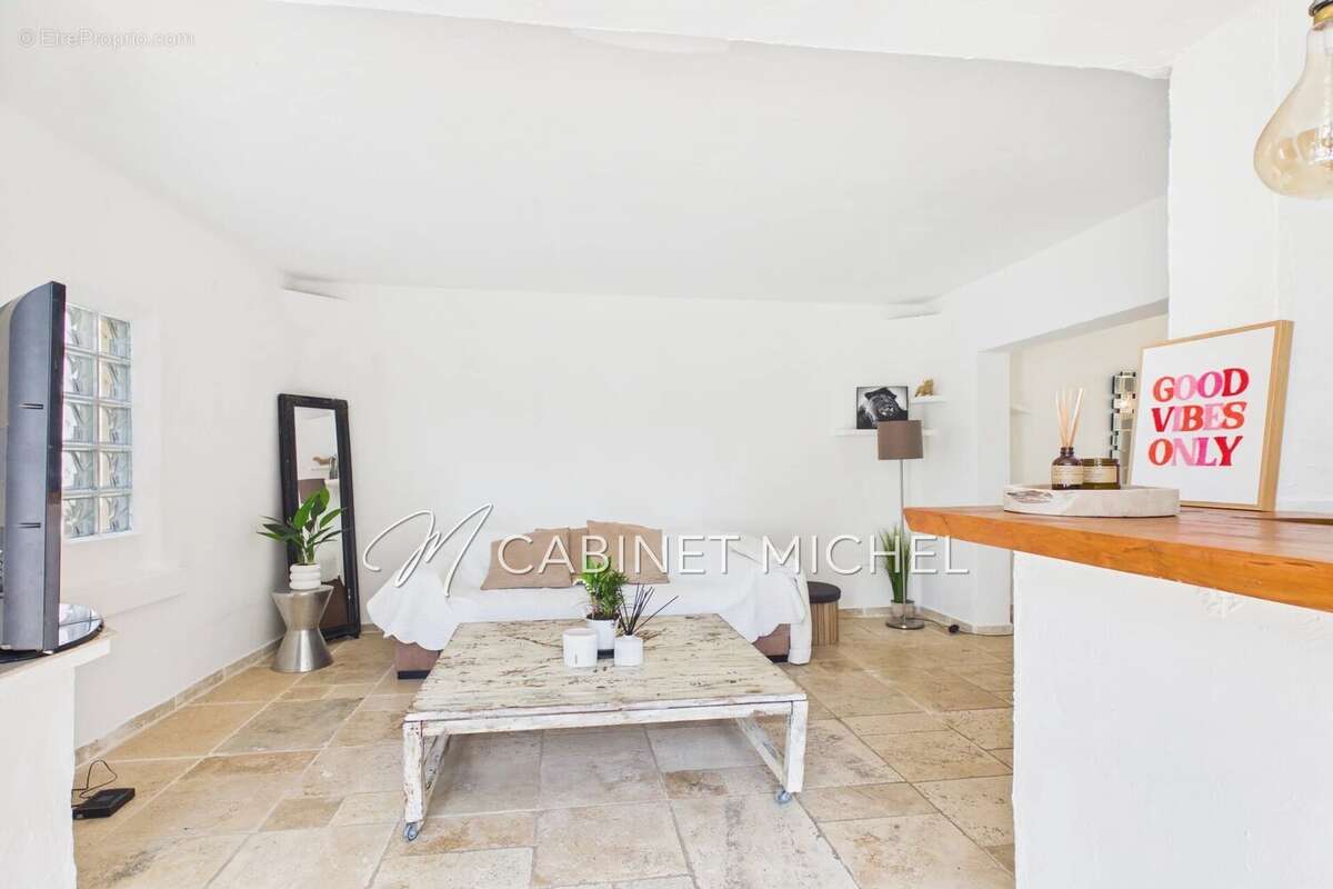 Maison 114 m² à Roquefort-Les-Pins  - photo 4