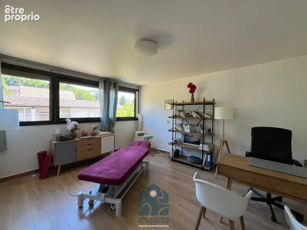 Maison coeur de bourg avec garage et local commercial - photo 4