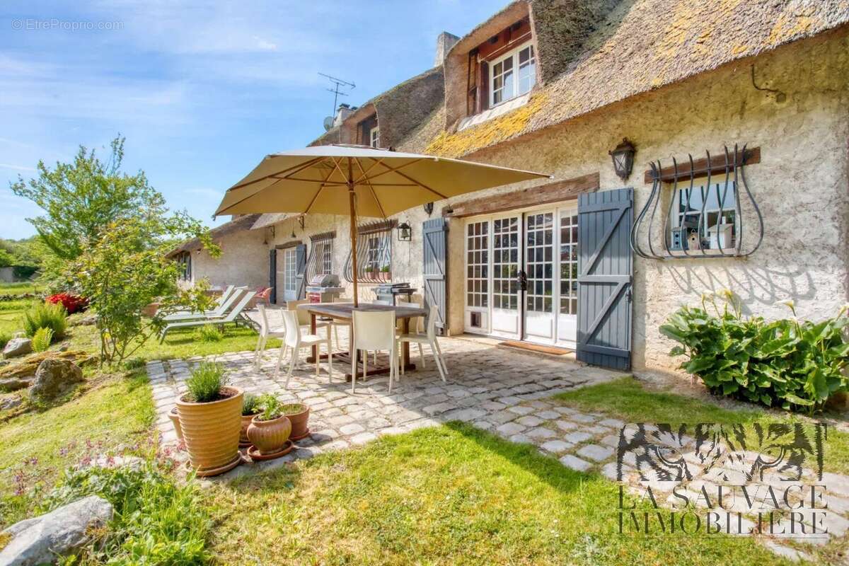 Appartement à LES MESNULS