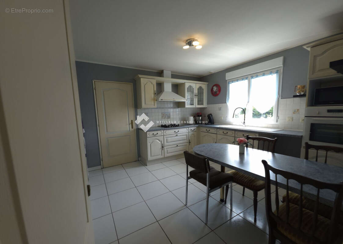 Maison 167 m² à Collinee  - photo 2