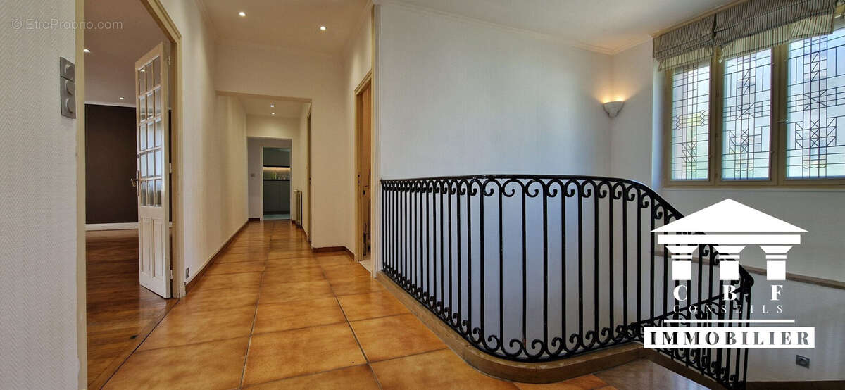 Maison 279 m² à Chalon-Sur-Saone  - photo 4