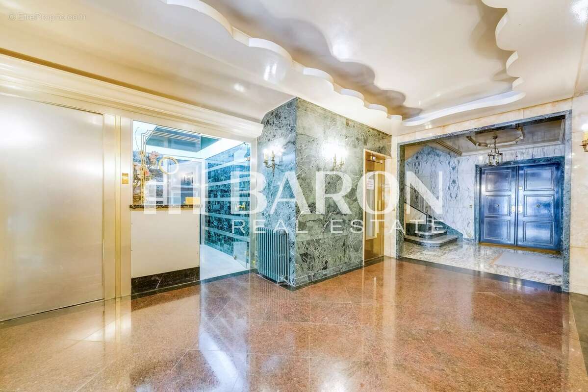 Appartement à NEUILLY-SUR-SEINE