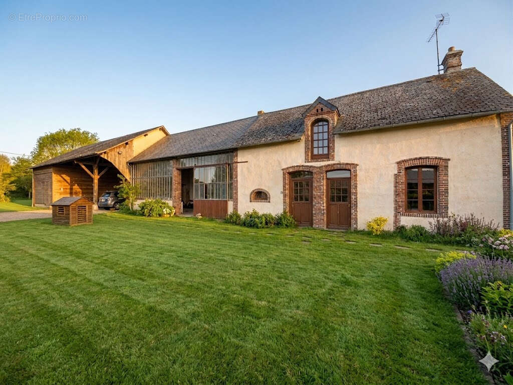 Maison à HOUDAN