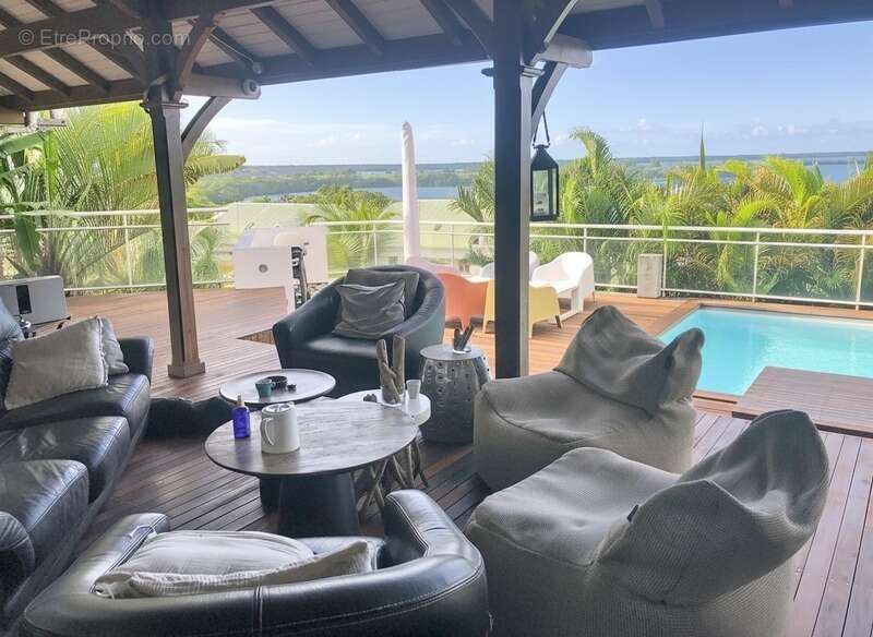 Maison à BAIE-MAHAULT