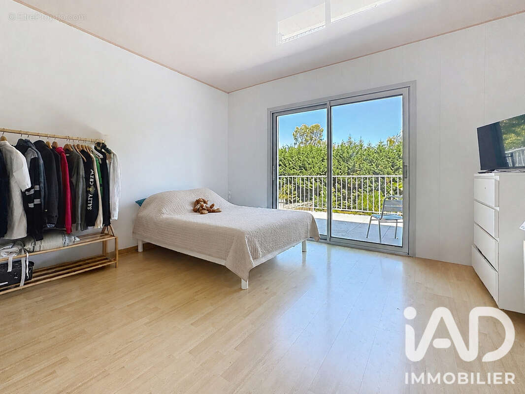 Maison 219 m² à Sadirac  - photo 8