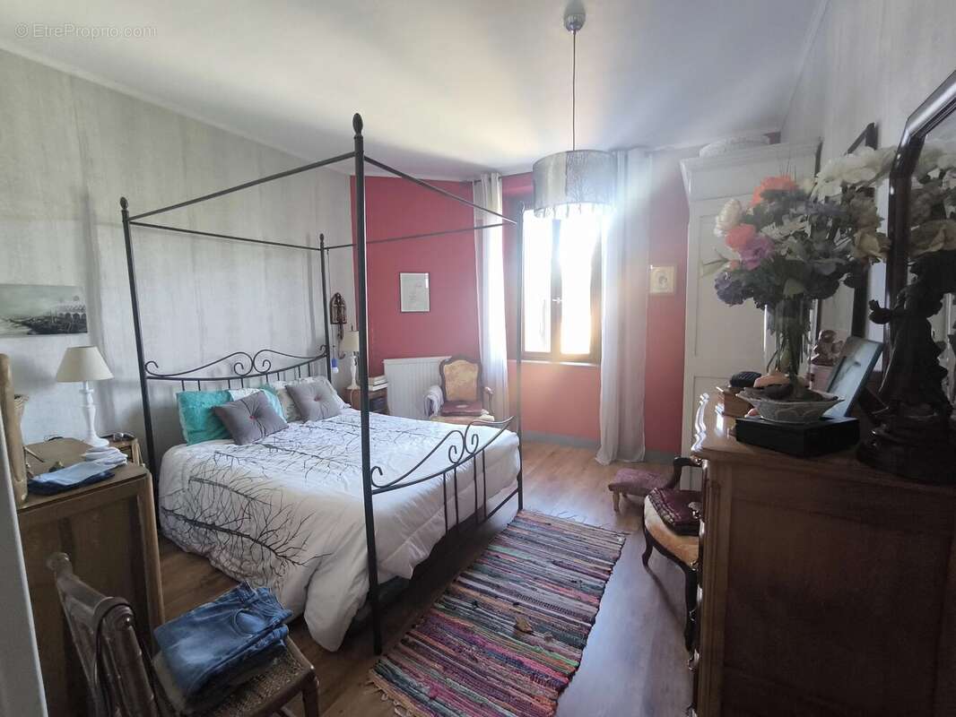 Maison à SAINT-JUNIEN