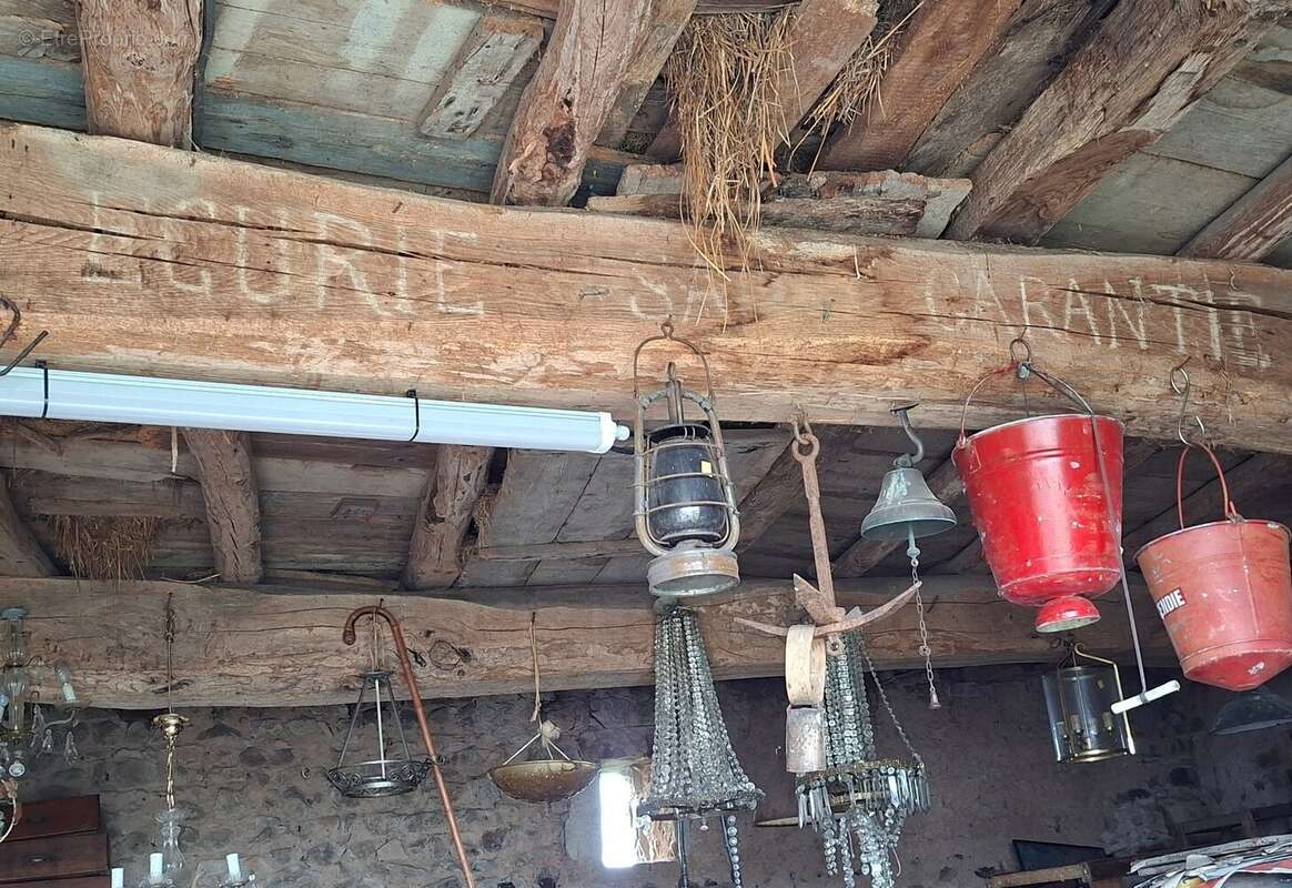 Maison avec grandes dépendances pour habitation et/ou projets divers - photo 11