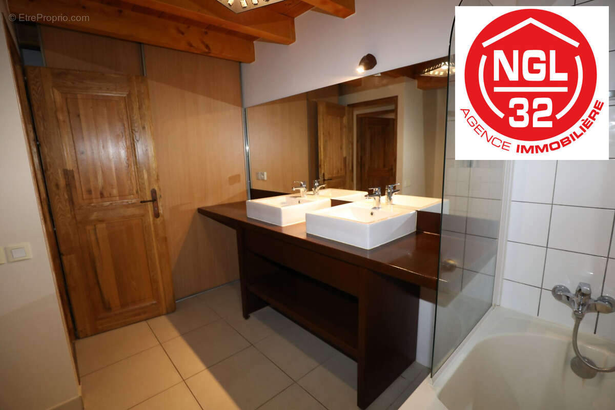 Appartement à ALLONZIER-LA-CAILLE