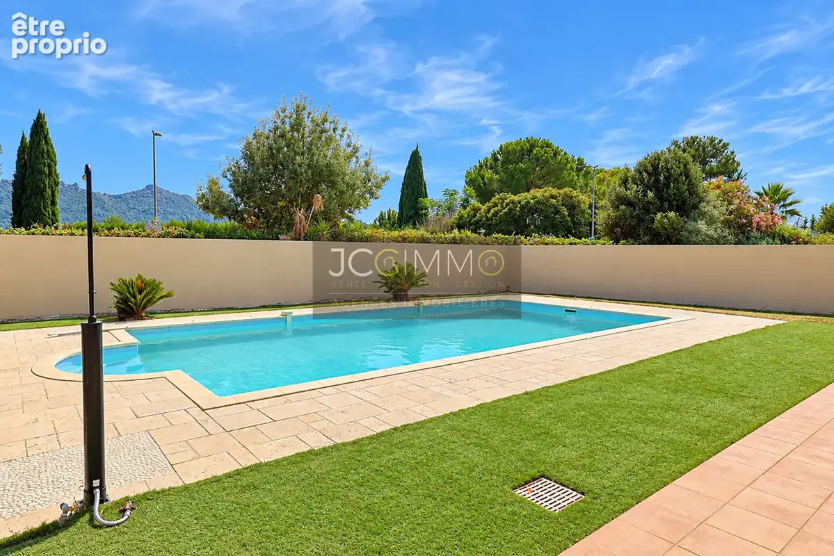 Villa T5 de 210m2 sur un terrain de 813m2 avec T2 indépendant - photo 3