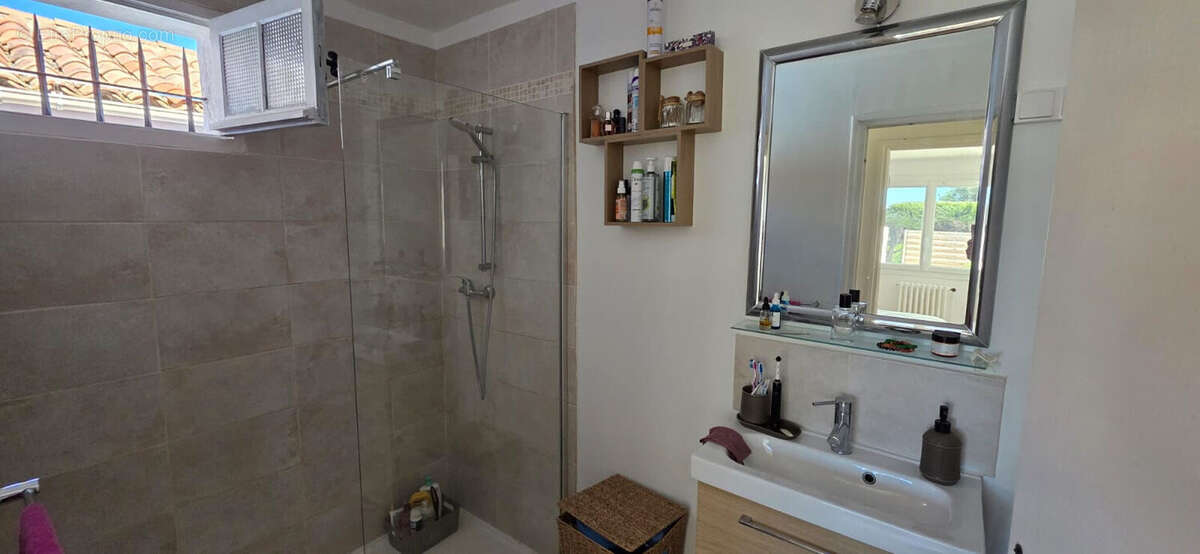 Maison à ROQUEBRUNE-SUR-ARGENS