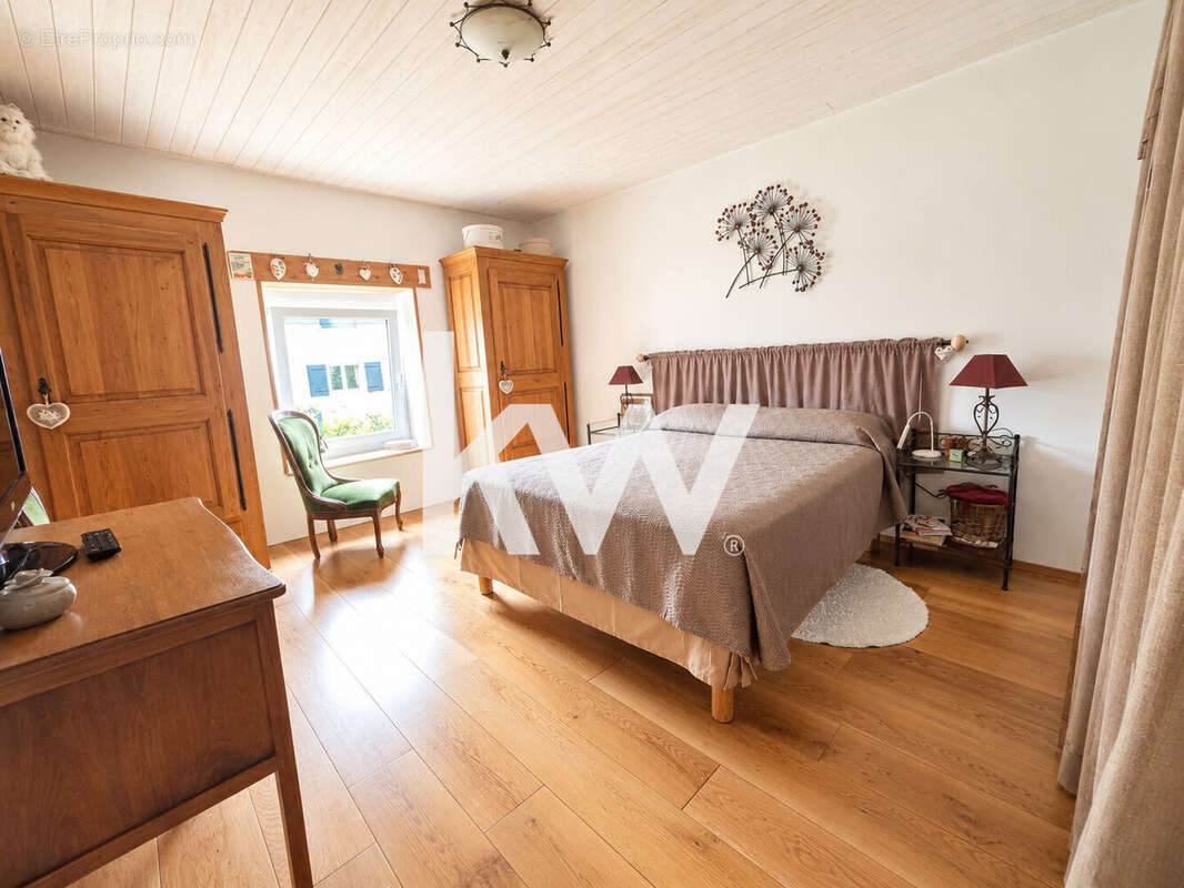 Maison 129 m² à Saint-Romain-Le-Puy  - photo 8