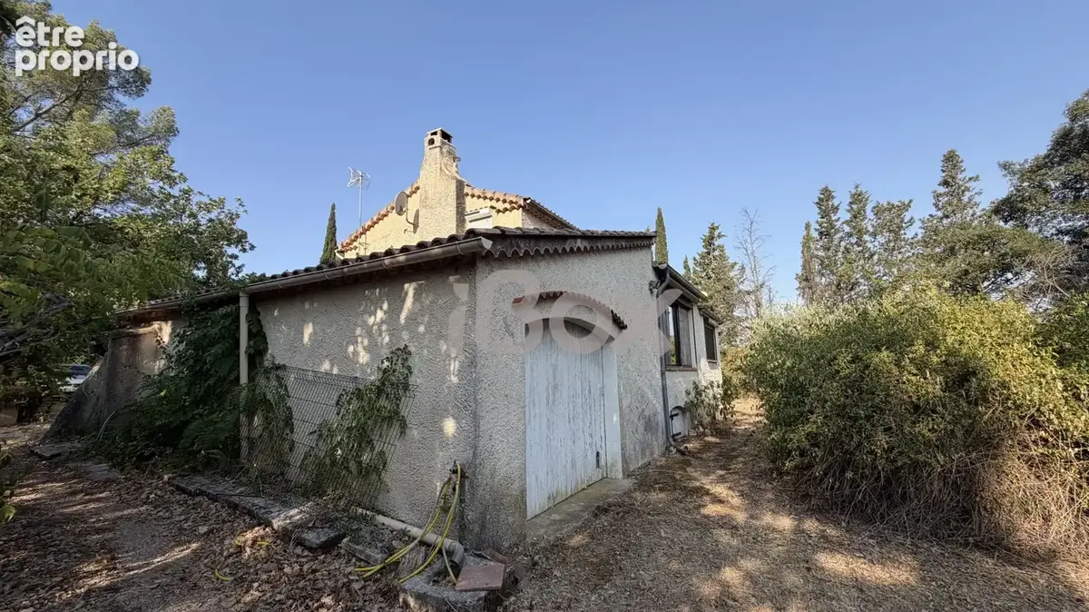 GONFARON- Maison sur un terrain de 16 000m2, nombreuses dépendances - photo 2