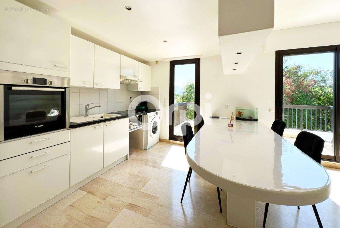 Appartement à MANDELIEU-LA-NAPOULE