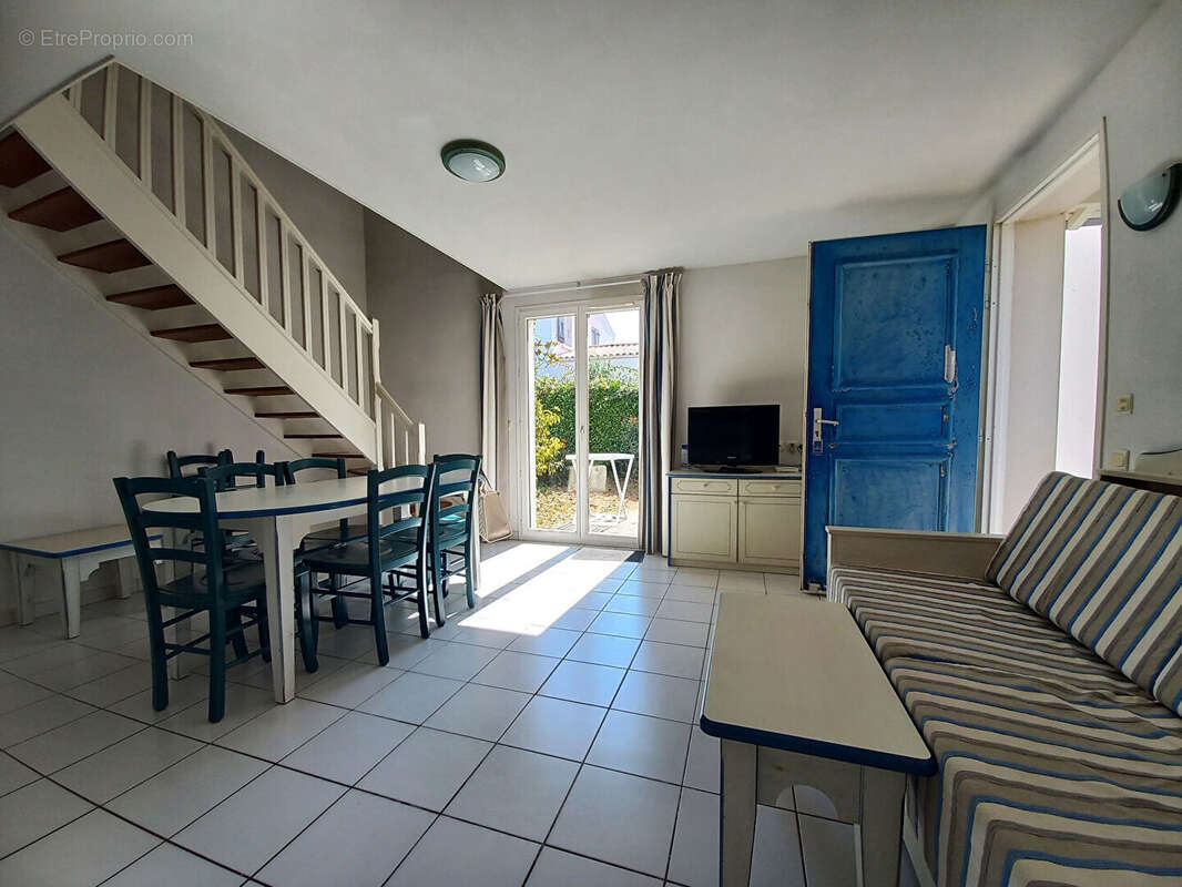 Charmante villa 4 pièces avec garage, terrasse et jardin au coeur d'une résidence avec piscine - photo 7