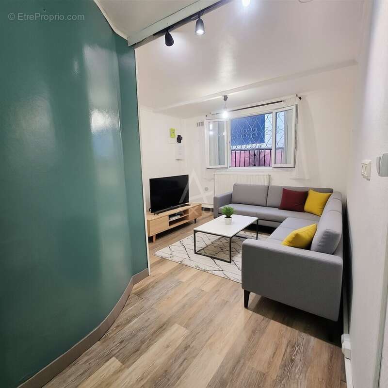 Appartement à PARIS-18E