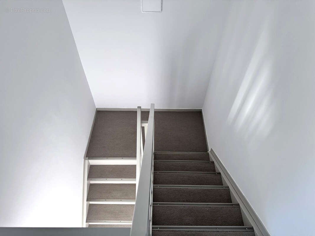 Maison Villeneuve Les Avignon 4 pièce(s) 100 m2 - photo 8