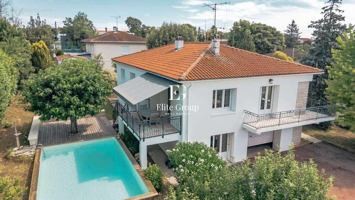 A vendre - maison familiale  - a 5 min du centre-ville d'angoulême - 8 pieces - 188 m2 - photo 16