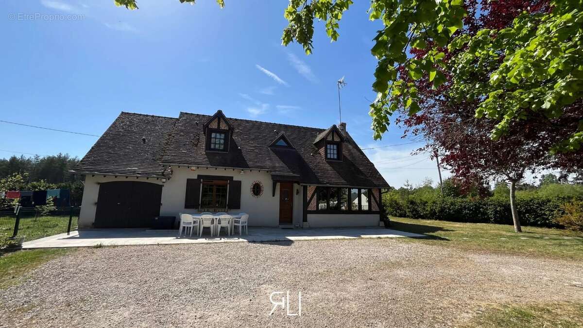 Maison à CROUY-SUR-COSSON