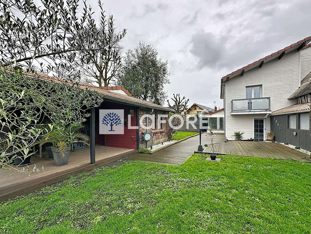 Maison à LE MESNIL-ESNARD