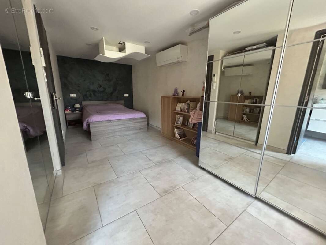 Maison à LES MAYONS