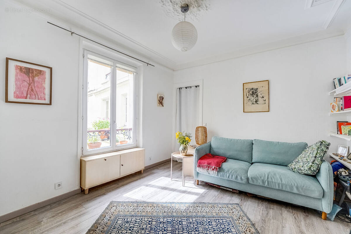 Appartement à PARIS-18E