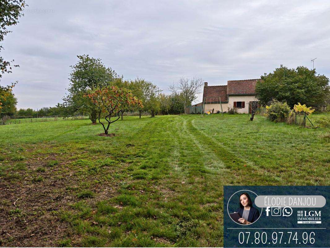 Maison à SAINT-HILAIRE-LA-GRAVELLE