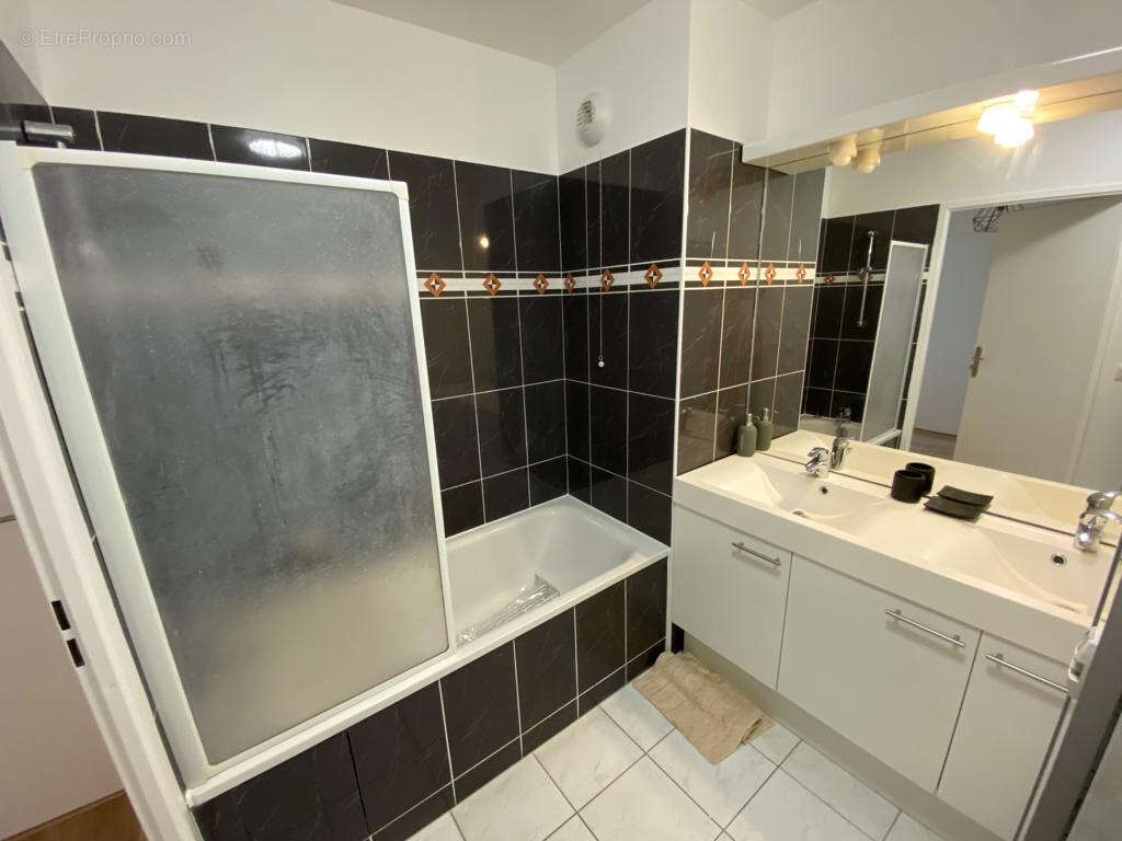 Appartement Serris F3 lumineux avec vue lac, balcon et double stationnement en sous-sol - photo 8