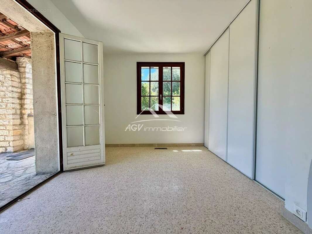 Vue panoramique exceptionnelle – Maison de 165 m² sur 3 300 m² de terrain constructible - photo 15