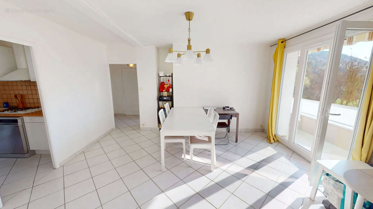 Appartement à DOMENE
