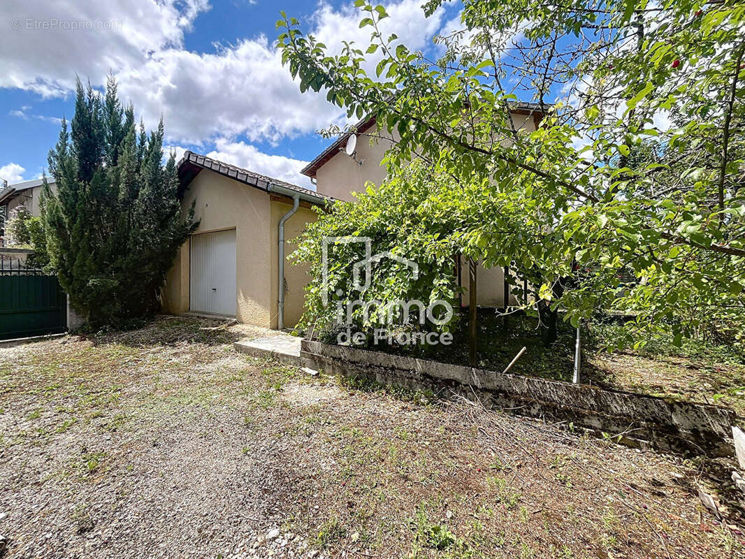 Maison à OYONNAX