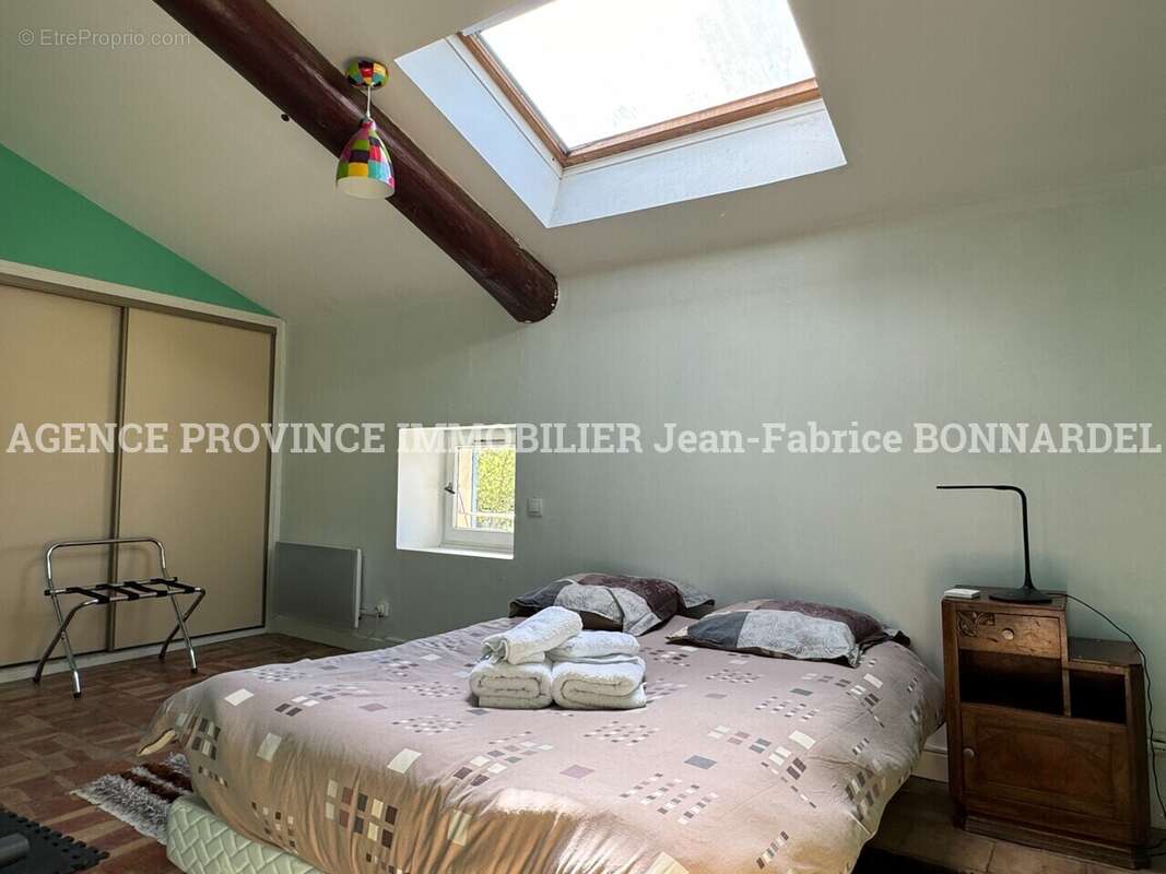 Maison à SAINT-RESTITUT