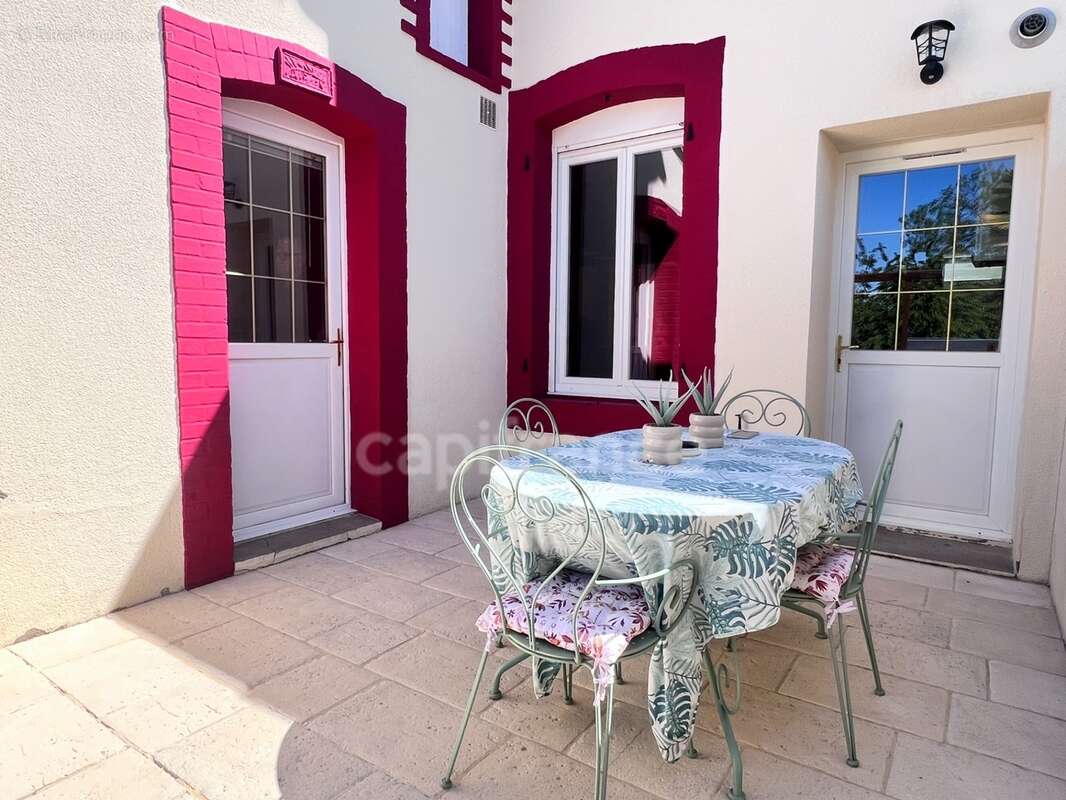 Arnage – cœur de ville – maison rénovée, jardin, dépendance & double garage 43 m² - photo 5