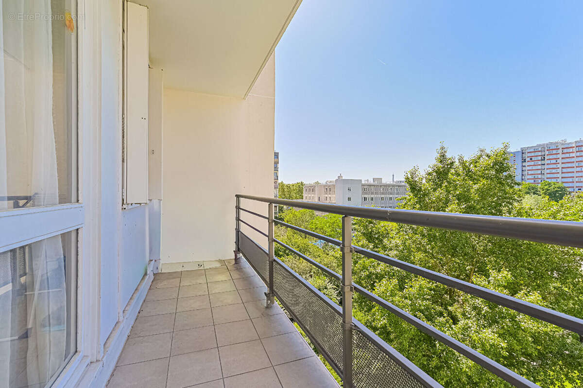 Appartement à LEVALLOIS-PERRET