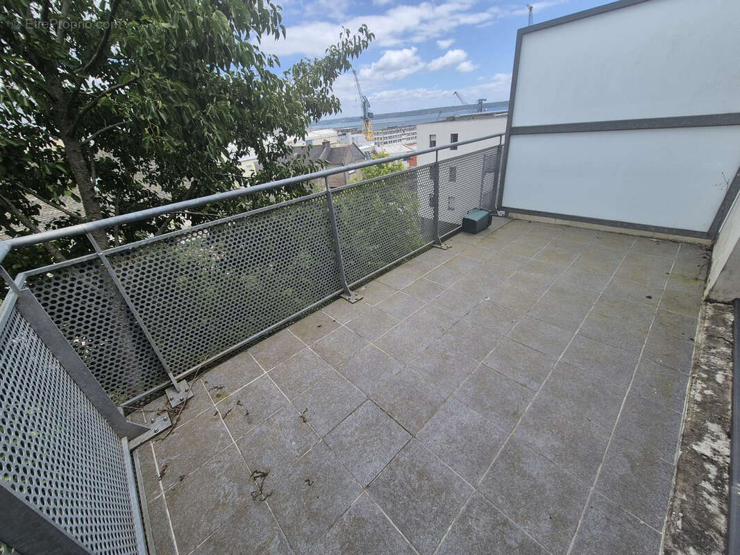 CORNICHE - T2 avec terrasse - Garage - photo 2