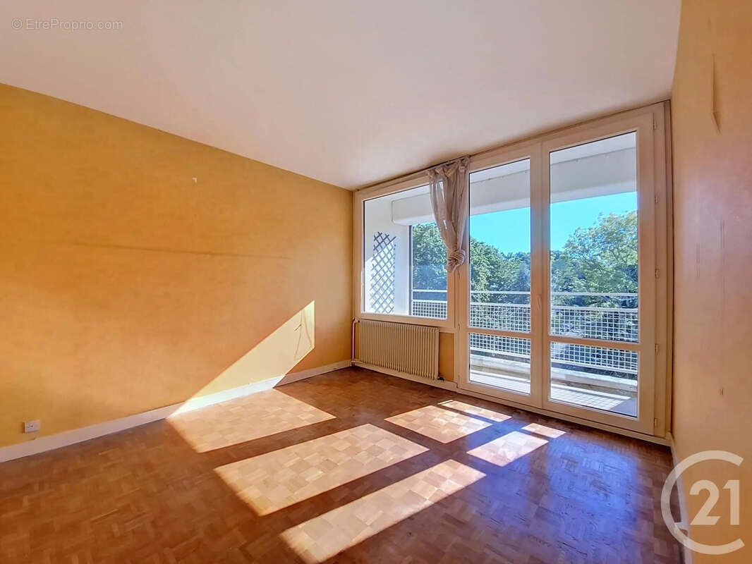 Appartement 43 m² à Vaux-Le-Penil  - photo 4