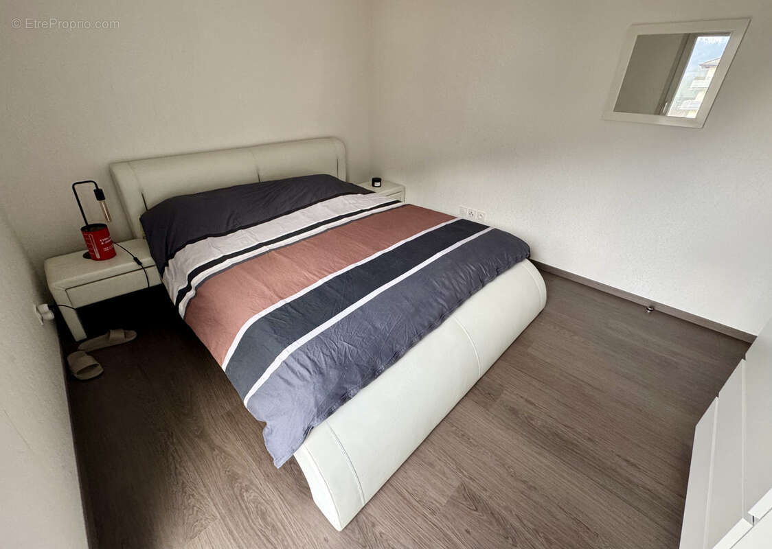 Appartement à ETREMBIERES