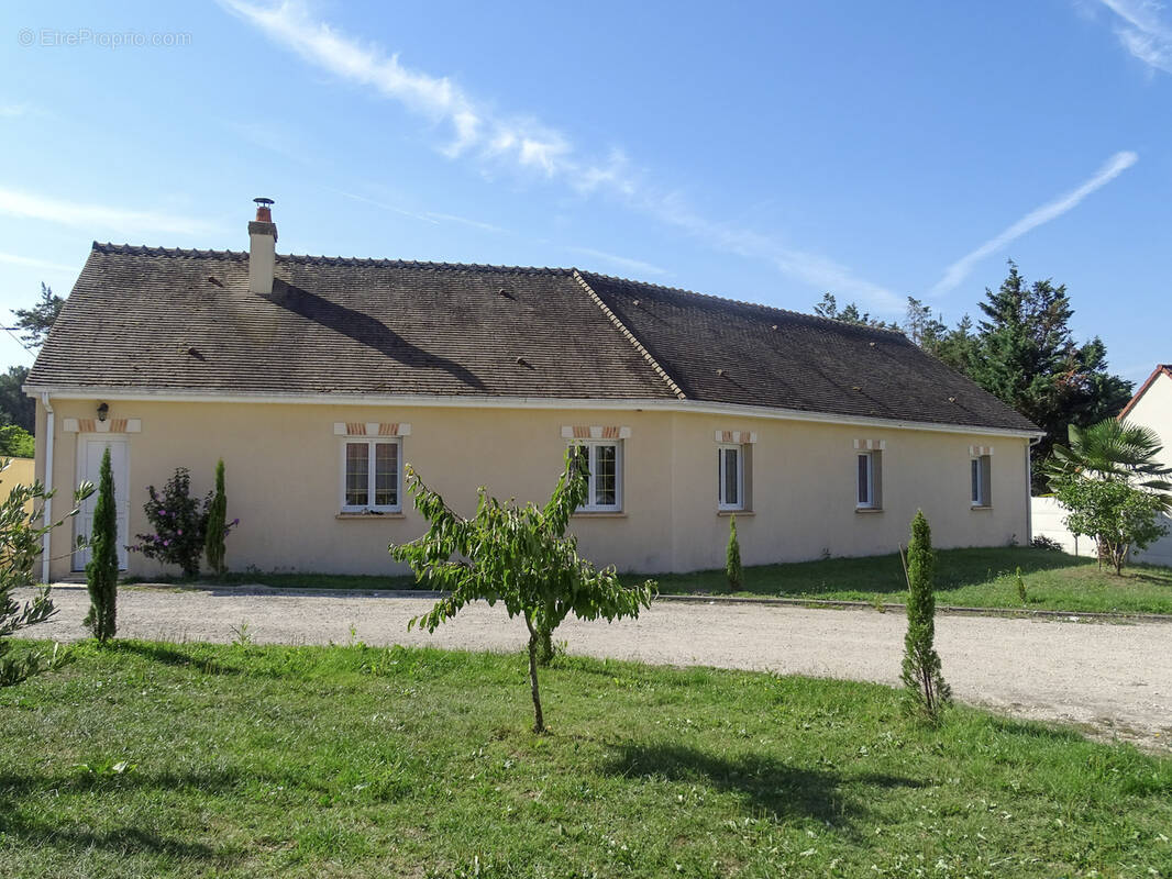 Maison à GIEVRES