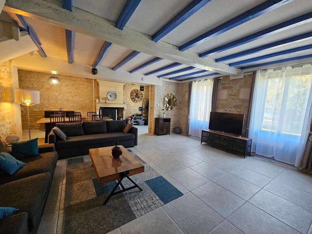 Maison 135 m² à Archingeay  - photo 5