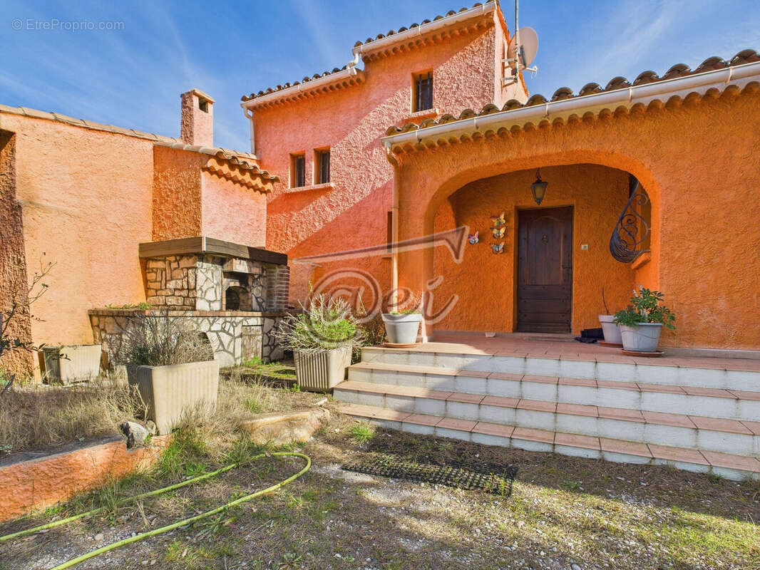 Maison à SAINT-JULIEN