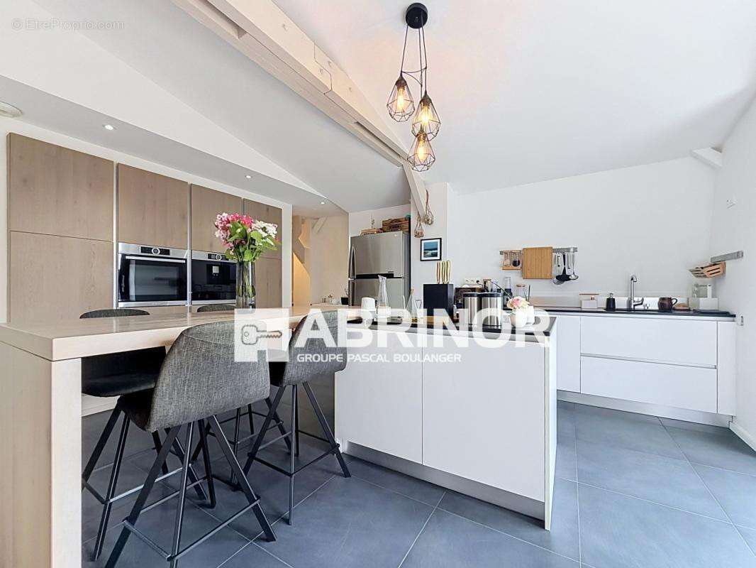 Édouard VAILLANT - Appartement type 4 avec terrasse et 2 parking + Studio indépendant de 17.05 m² hab - photo 2
