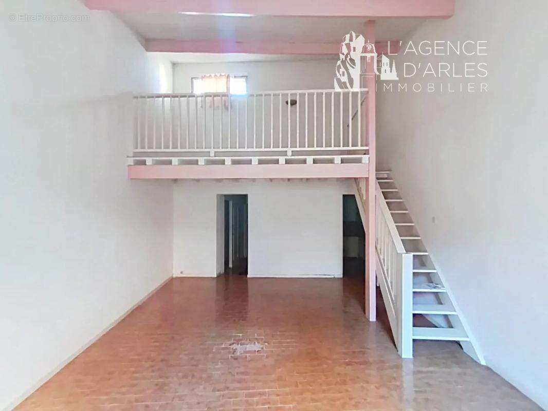 Arles, centre historique - Appartement T3 - 66 m² avec terrasse - photo 5