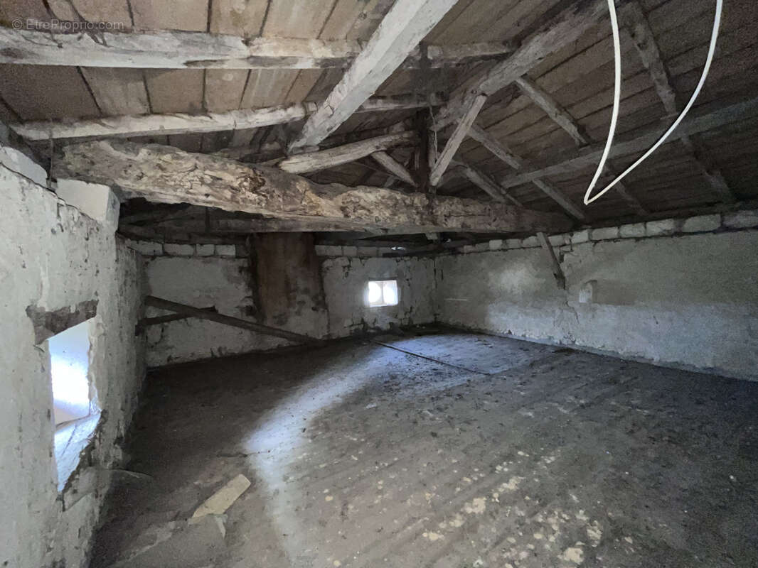 Maison à SAINT-SIGISMOND-DE-CLERMONT