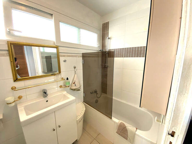 Dpt Alpes Maritimes (06), à vendre JUAN LES PINS appartement T1  vue mer - photo 6